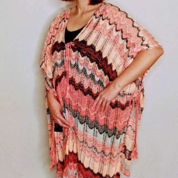 Papparazi by Biz Crochet Coverup Pancho - Picture 4 of 8